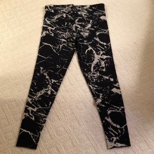 NWOT TNA Patterned Knit Leggings